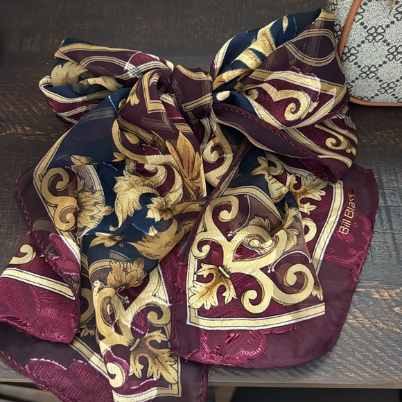 Vintage Bill Blass Beautiful Silk Scarf & FREE NWT Bag w/Purchase See Listing - Picture 7 of 8